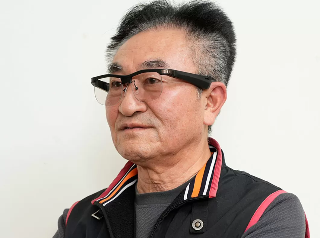 Intelligent presbyopic glasses